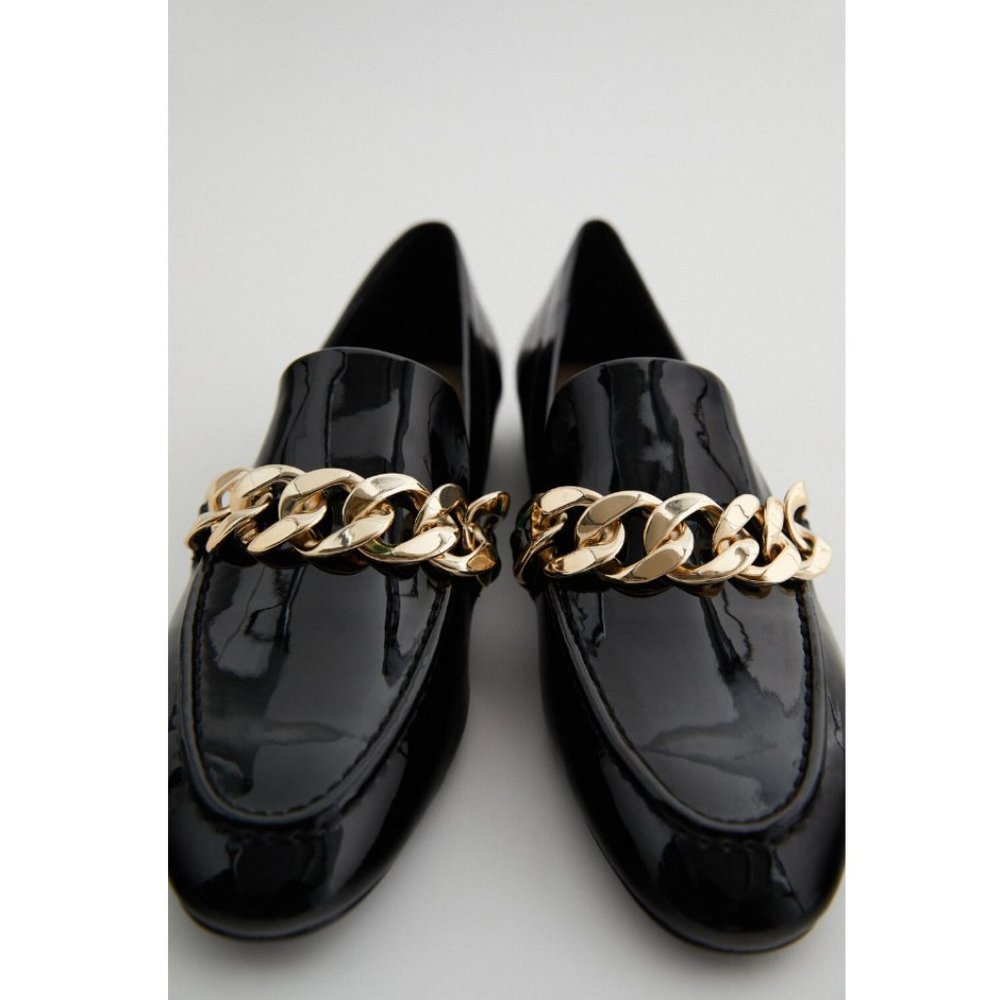 NWT Zara Size 6 Black Patent Finish Chain Loafers